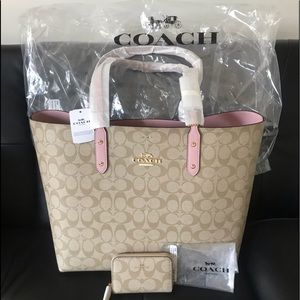 New With Tag Coach Large Tote Bag And Coin Wallet